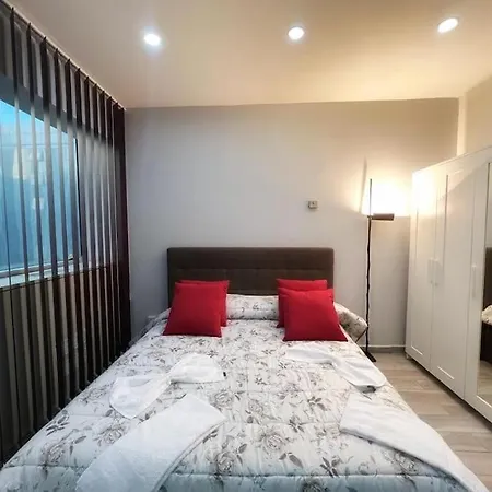 Il Direzionale 80143 בית נופש *